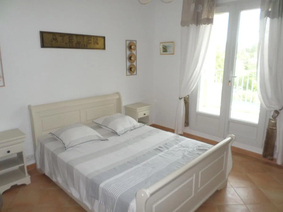 ساليرنيس Maison Mimosa 0*,  فرنسا