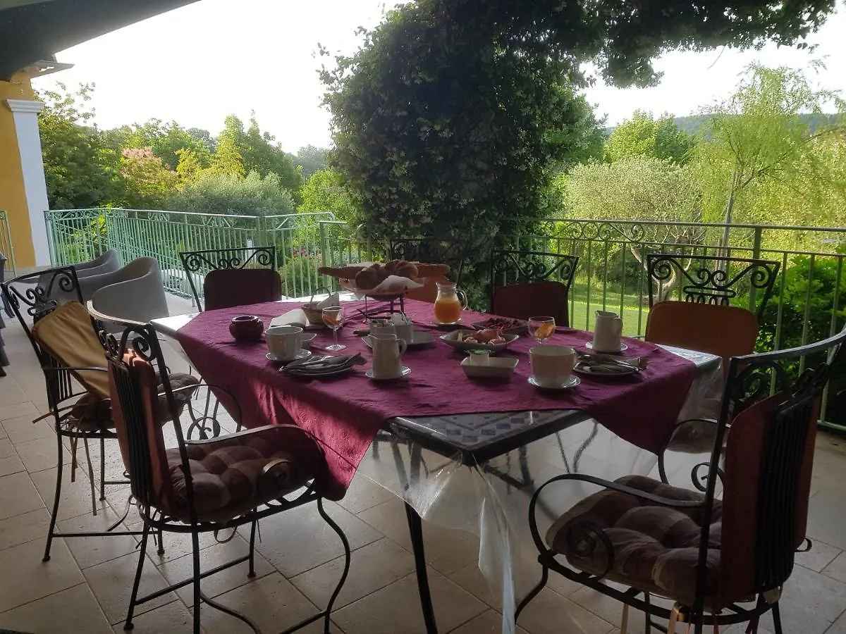 ساليرنيس Maison Mimosa
